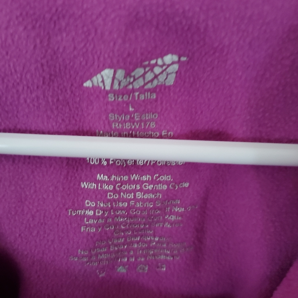 Womens athletic pull over